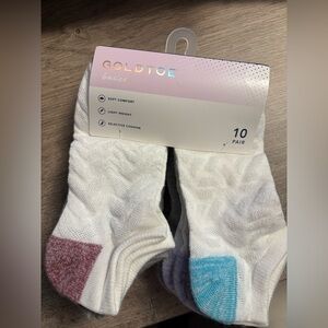 New with tags - Gold Toe Women’s Casual Socks  - white with colored heels